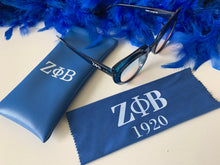 Lade das Bild in den Galerie-Viewer, Squeeze Leather Pouch Case for Zeta Phi Beta ZPB Eyewear - Simply Dovely
