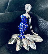 Load image into Gallery viewer, Zeta Phi Beta Finer Woman Pendant Brooch - Simply Dovely
